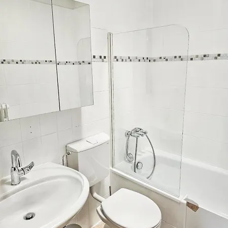 Apartment 3 Mit Balkon