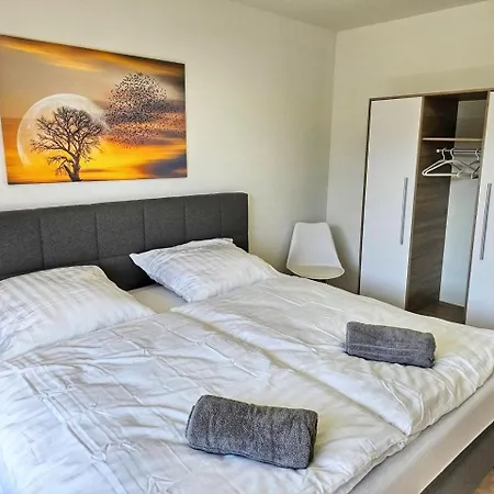 3 Mit Balkon شقة *